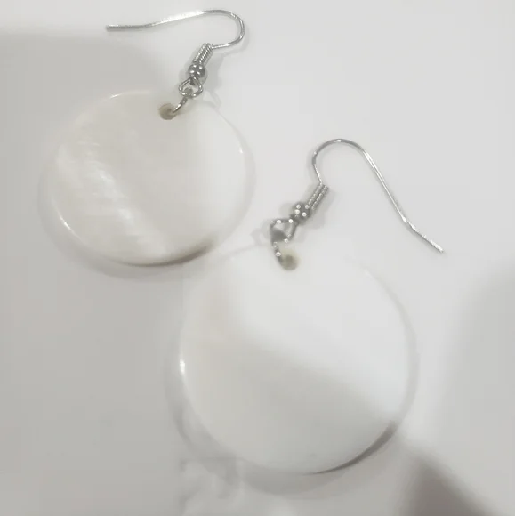 Earring - Picture 3 of 5